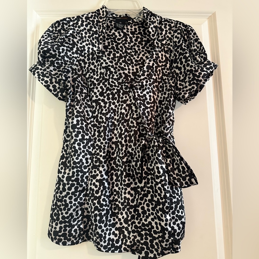 BCBGMaxAzria Black and White Patterned Blouse